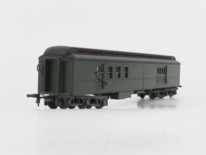 HO Scale Rivarossi Unlettered RPO Combine Passenger Car