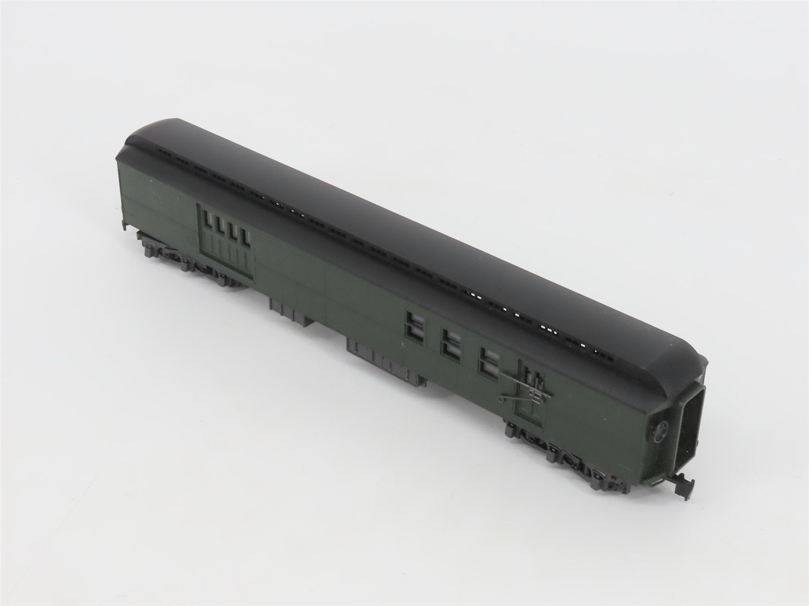 HO Scale Rivarossi Unlettered RPO Combine Passenger Car