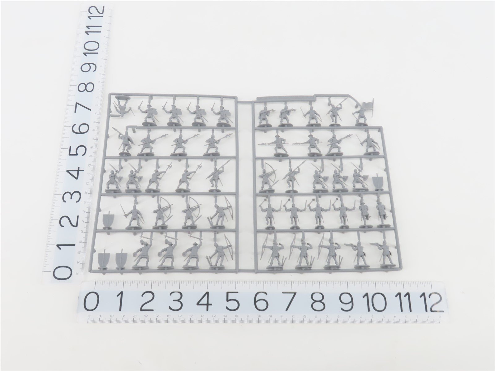 1/72 Revell 2562 English Foot Soldiers Figures/People 50 Pieces