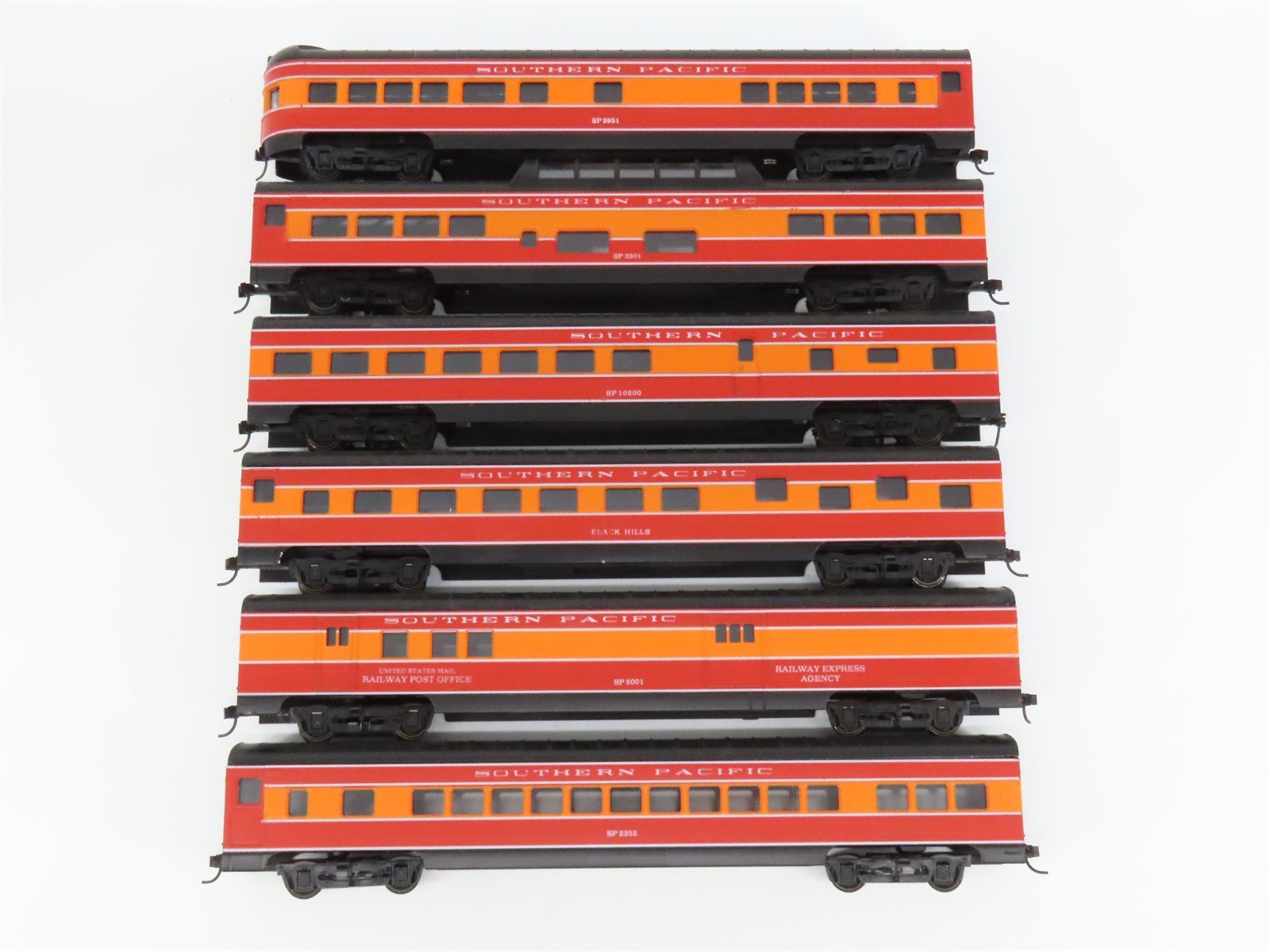 LOT of 6 HO Scale Con-Cor SP Southern Pacific Daylight Assorted Passenger Cars