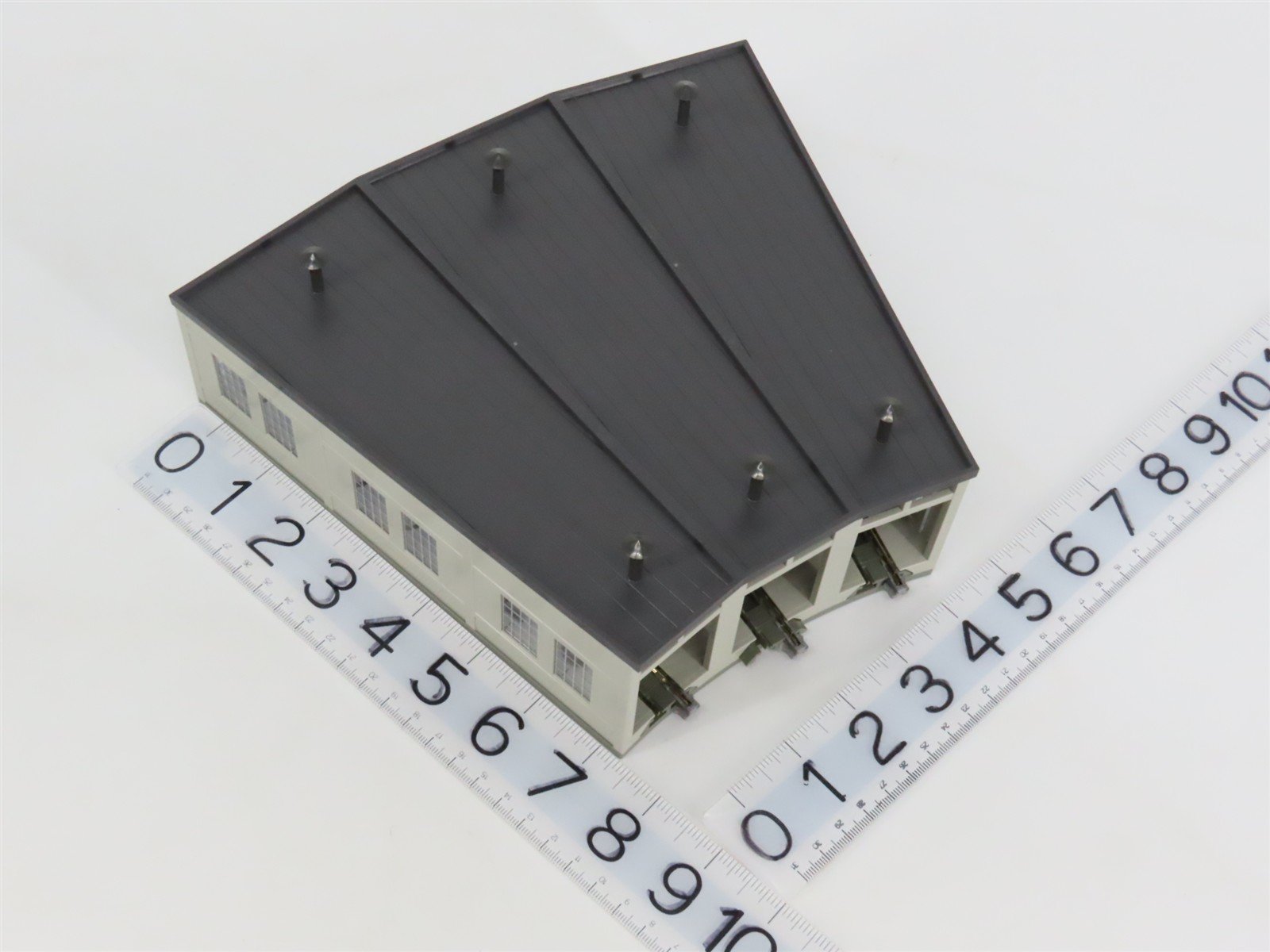 N 1/160 Scale KATO 23-240 Three-Stall Roundhouse