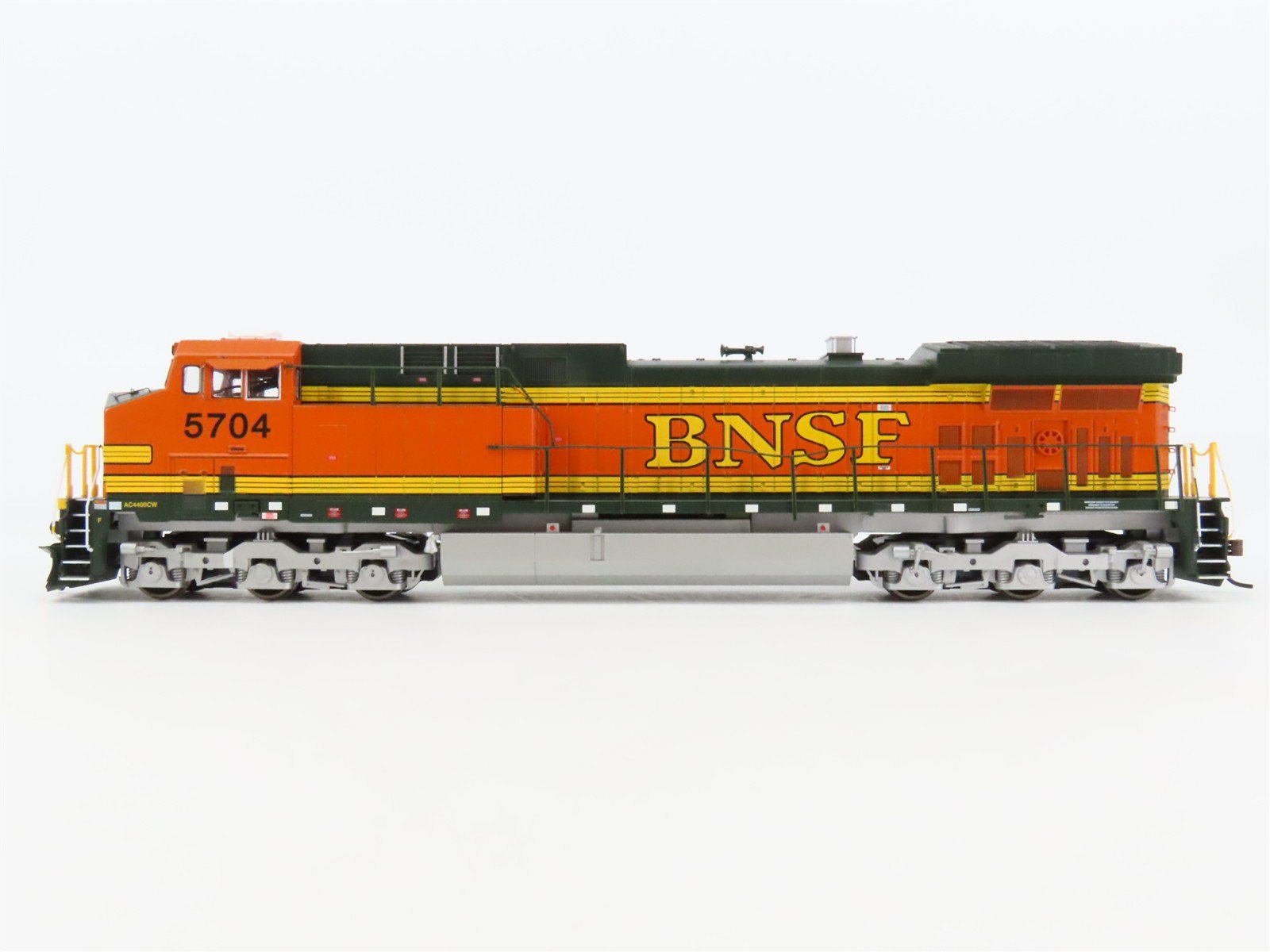 HO Scale Athearn BNSF Railway GE AC4400CW Diesel Locomotive #5704 w/ DCC