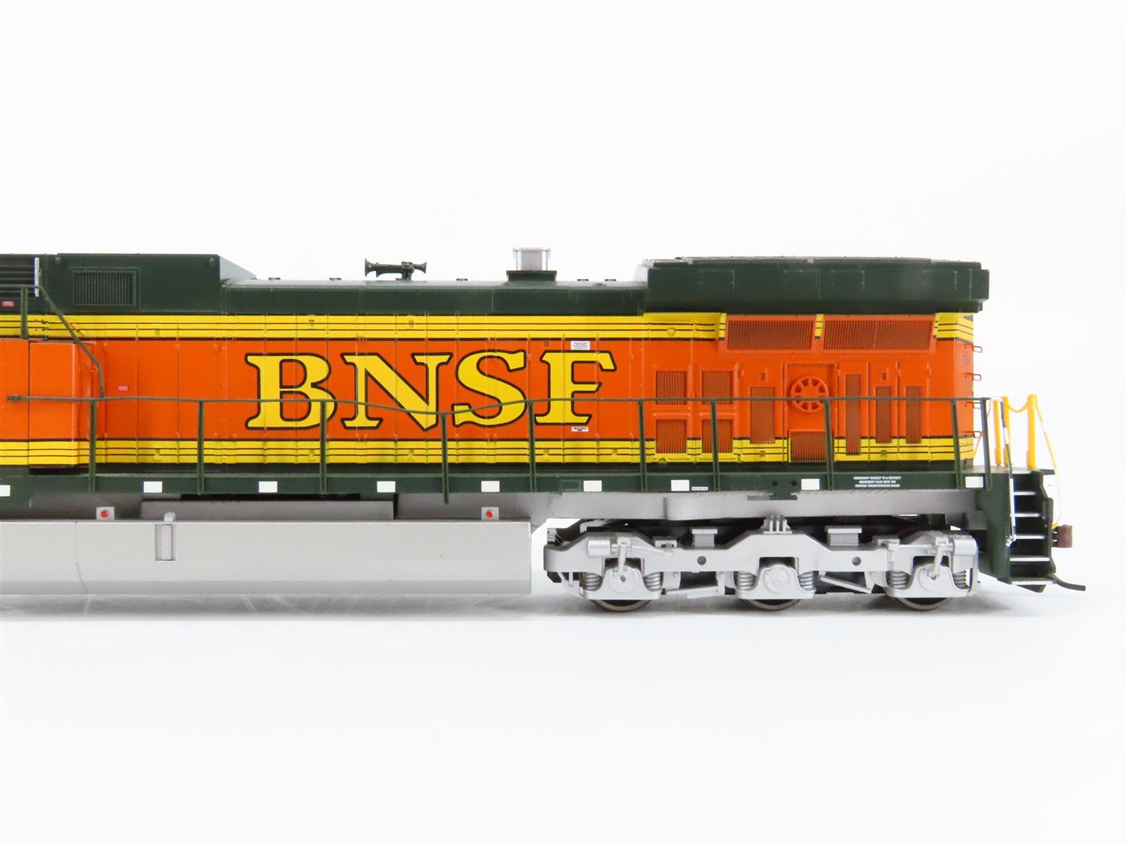 HO Scale Athearn BNSF Railway GE AC4400CW Diesel Locomotive #5704 w/ DCC