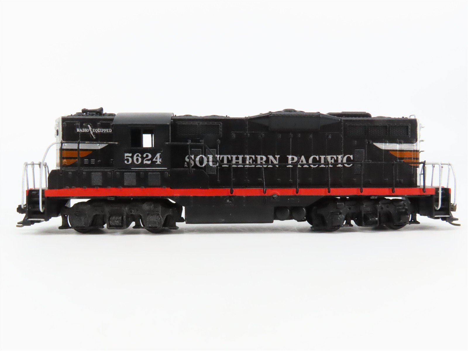HO Scale Athearn SP "Black Widow" EMD GP7 Diesel #5624 - Unpowered - Custom