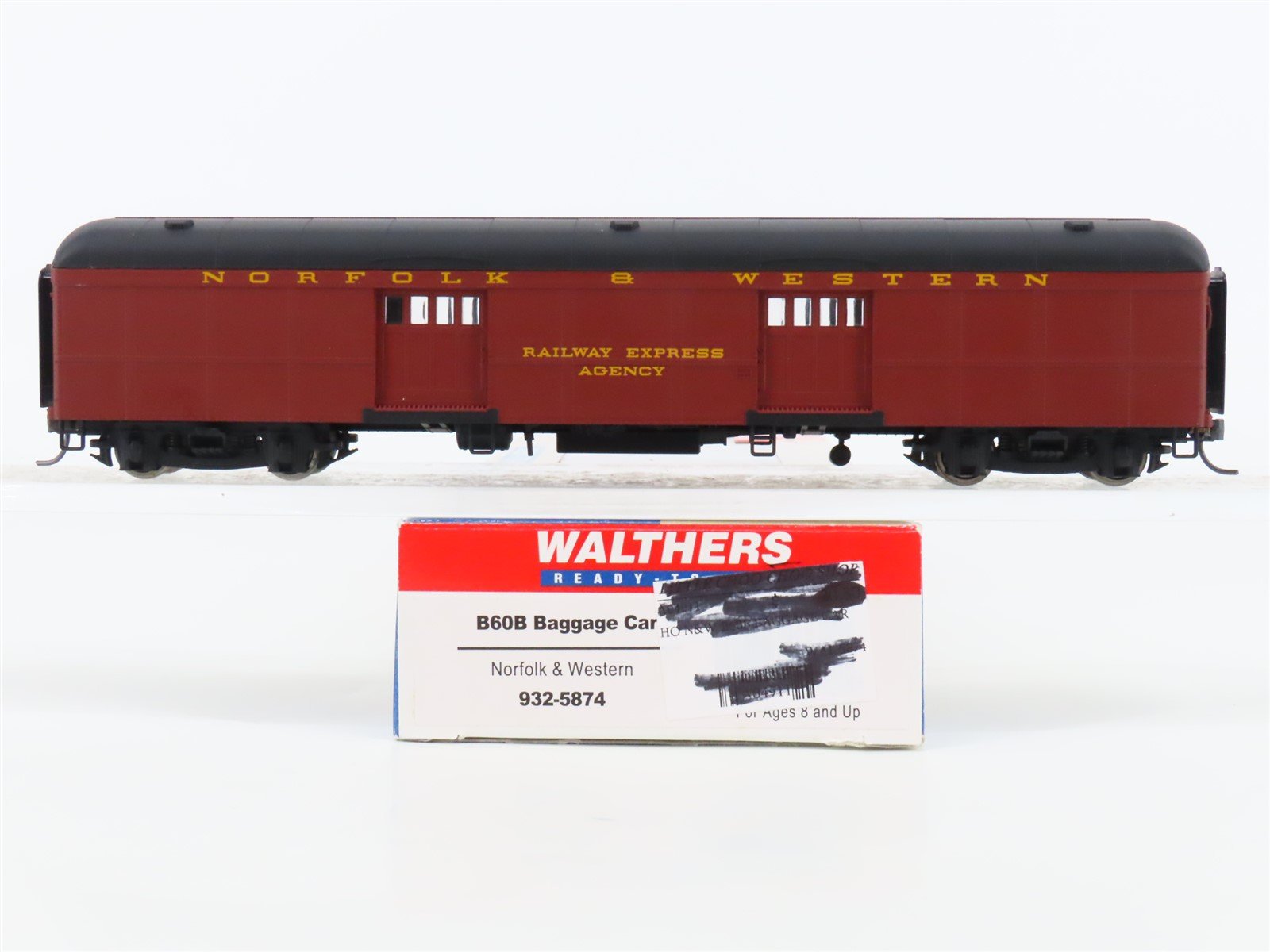 HO Scale Walthers 932-5874 N&W Norfolk & Western B60B Baggage Passenger Car