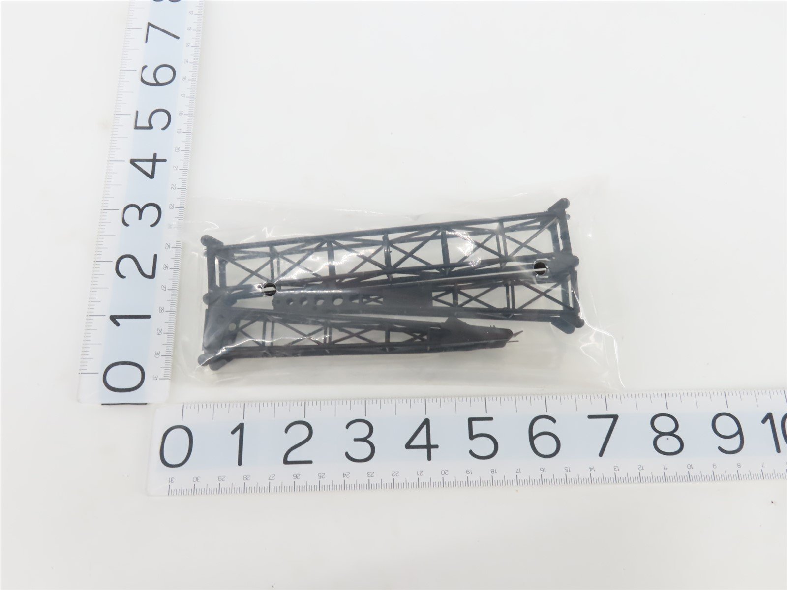 O 1/48 Scale Lionel 6-12750 Crane Assembly Kit