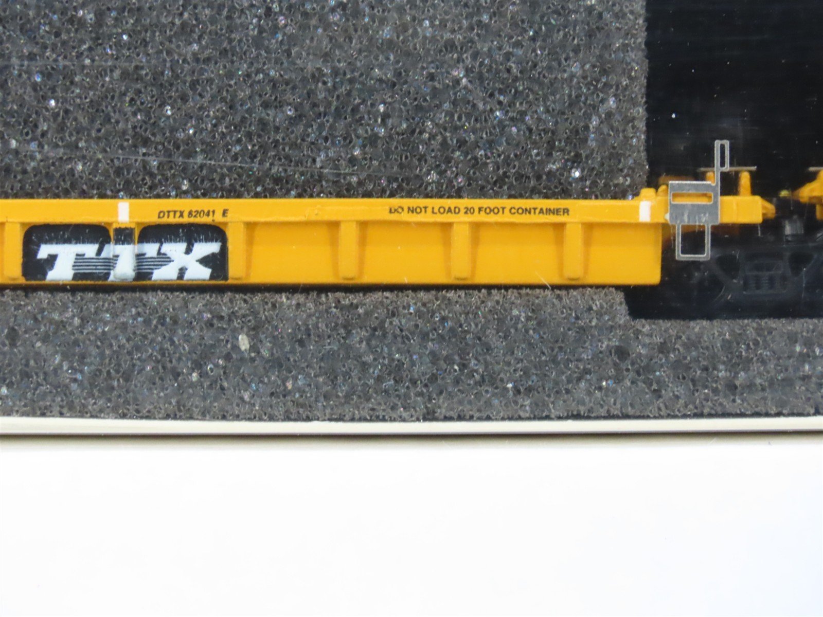 N Scale Deluxe 110111 DTTX / TTX Thrall Lo-Pac 2000 Articulated Well Car Set #2