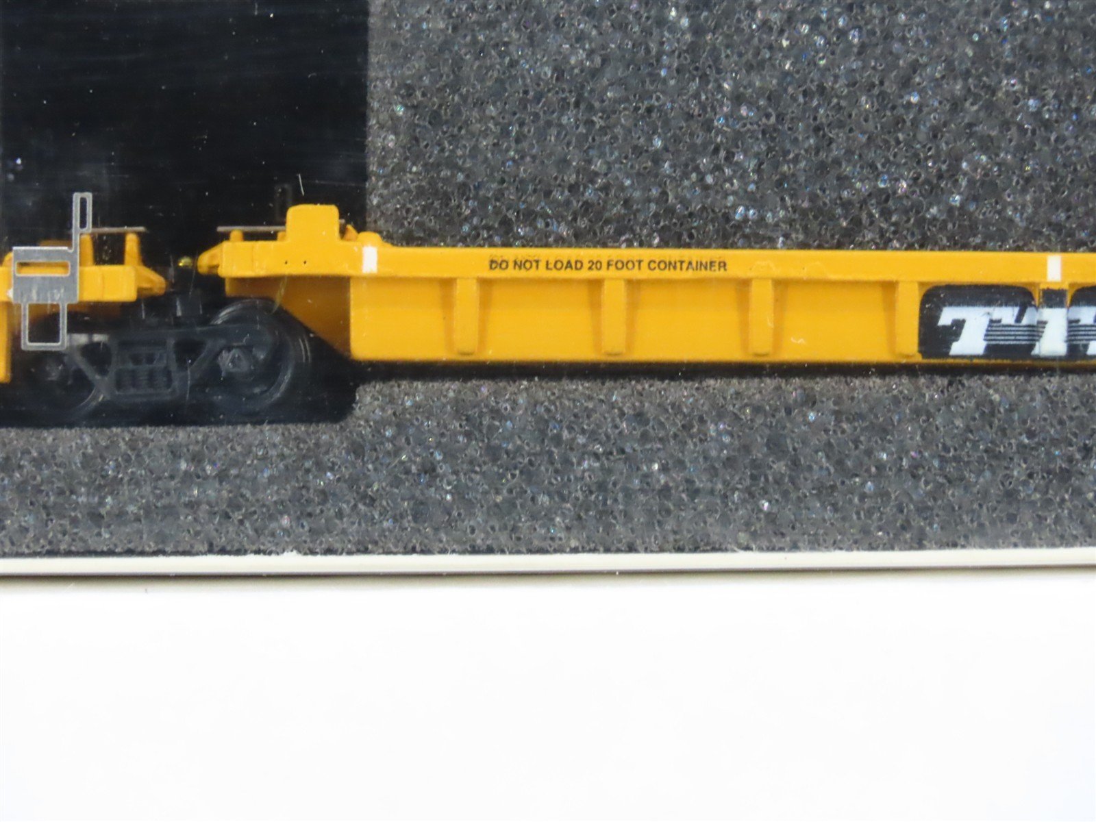N Scale Deluxe 110111 DTTX / TTX Thrall Lo-Pac 2000 Articulated Well Car Set #2