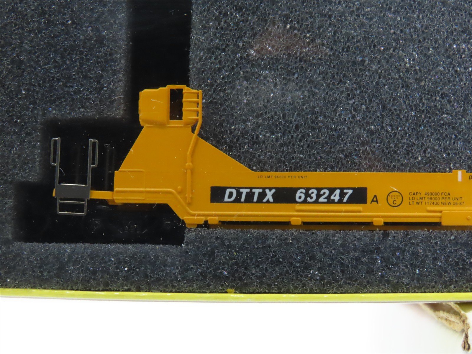 N Scale Deluxe 15050M-B DTTX / TXX Articulated Gunderson Twinstack 5-Unit Set