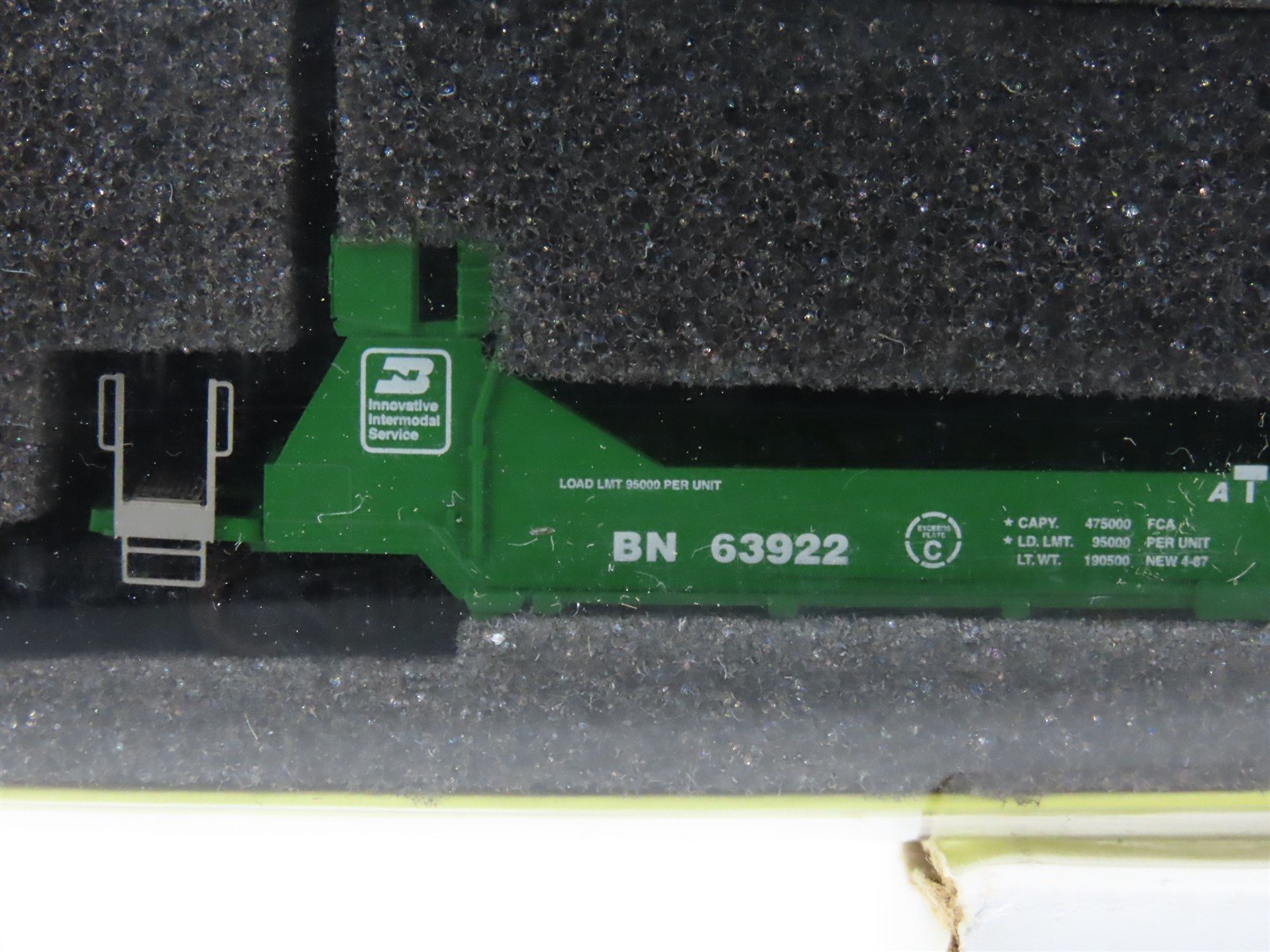 N Deluxe 150801 BN Intermodal Articulated Gunderson Twinstack 5-Unit Set #1