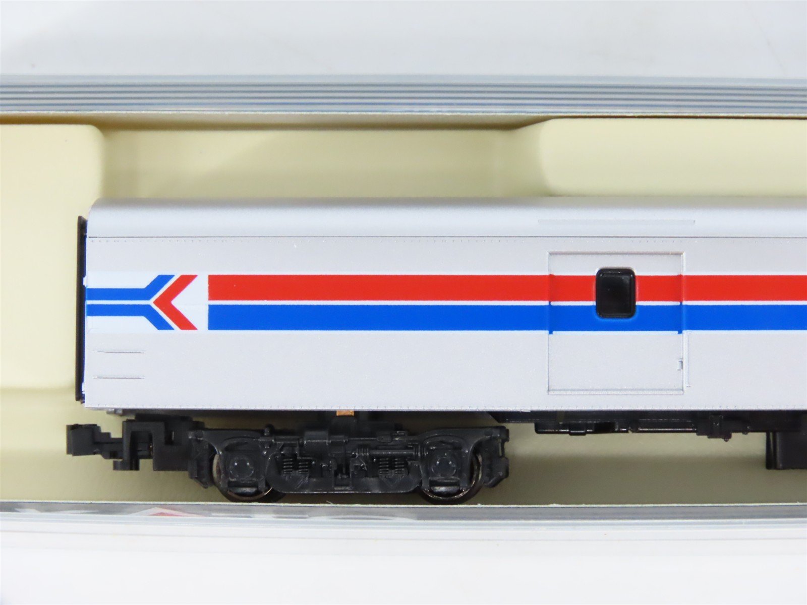 N Scale KATO #106-3512 Amtrak Smoothside Baggage Phase I Passenger 2-Car Set C