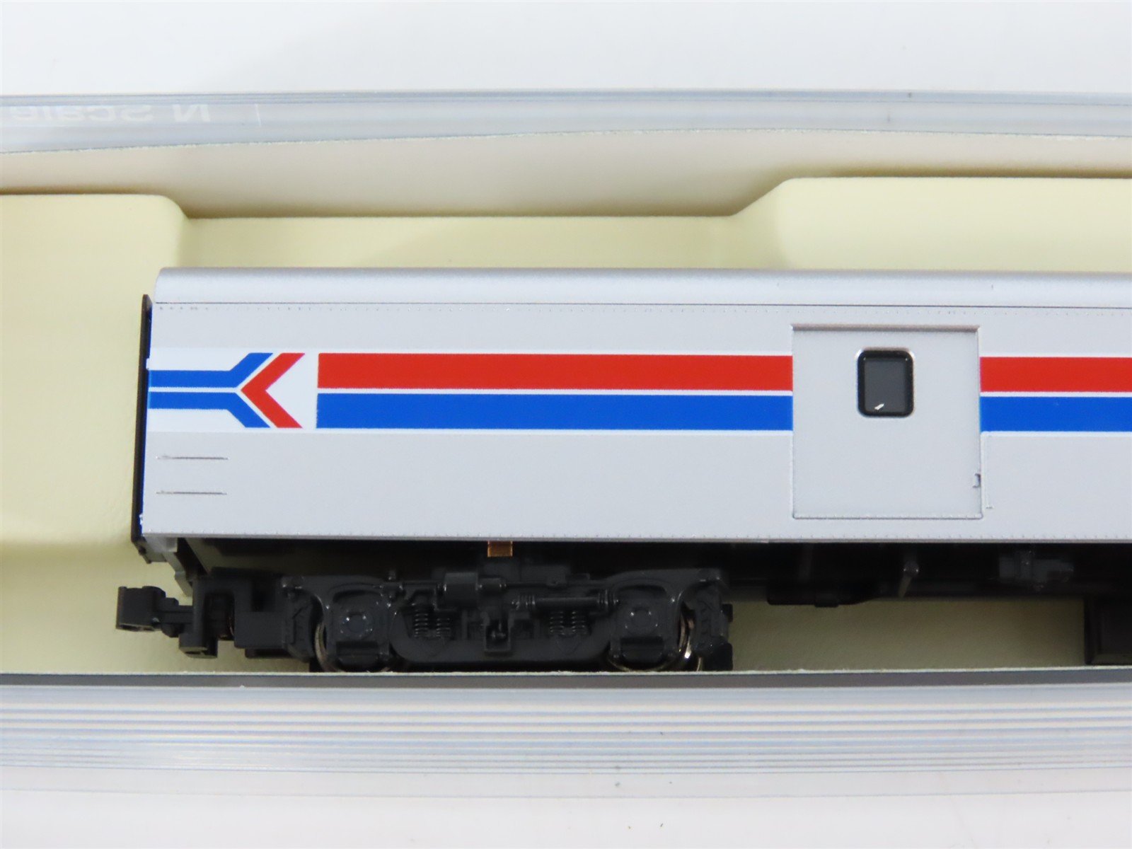 N Scale KATO #106-3512 Amtrak Smoothside Baggage Phase I Passenger 2-Car Set C
