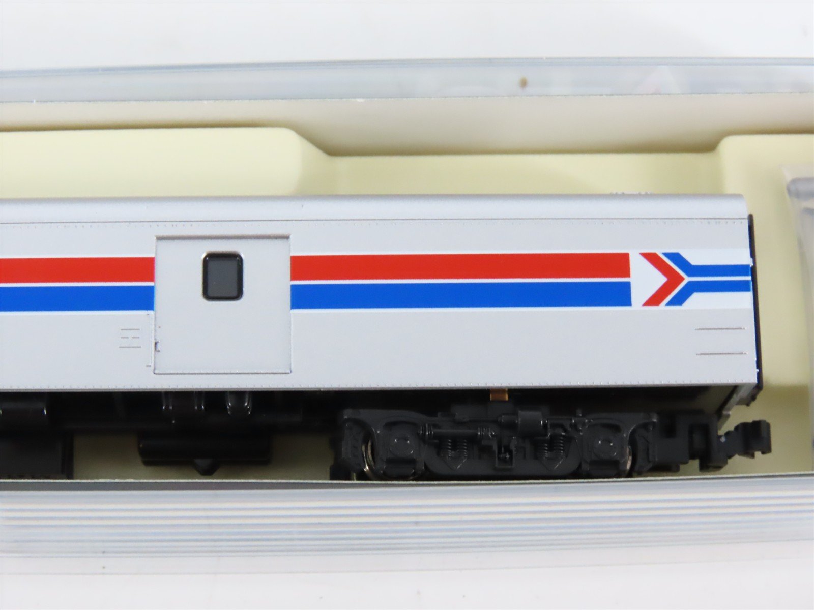 N Scale KATO #106-3512 Amtrak Smoothside Baggage Phase I Passenger 2-Car Set C