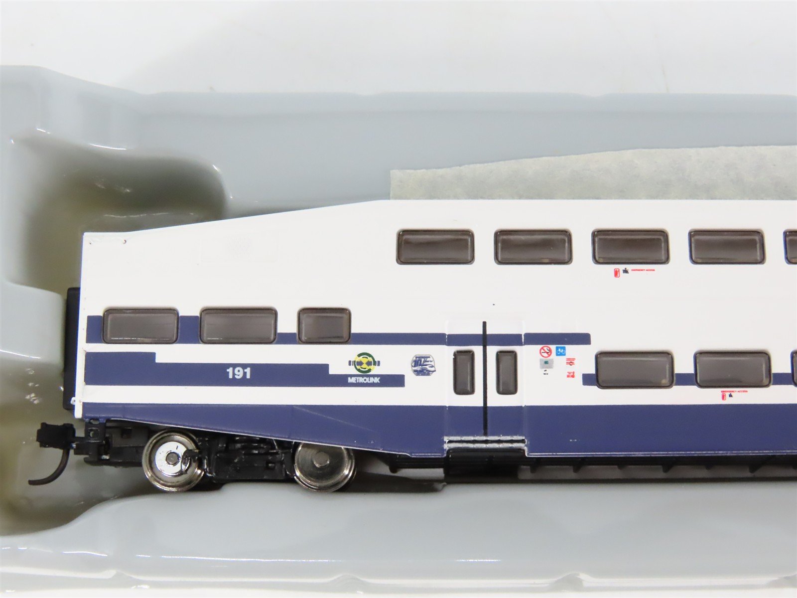 N Athearn 10147 Metrolink 10th Anniversary Bombardier Control Passenger Car #191