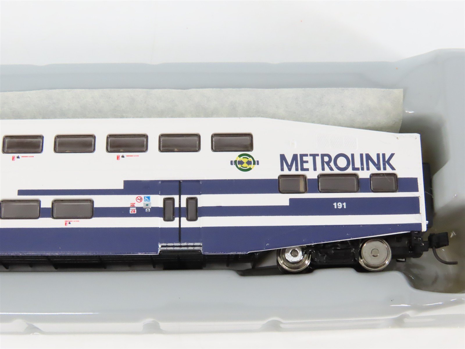 N Athearn 10147 Metrolink 10th Anniversary Bombardier Control Passenger Car #191