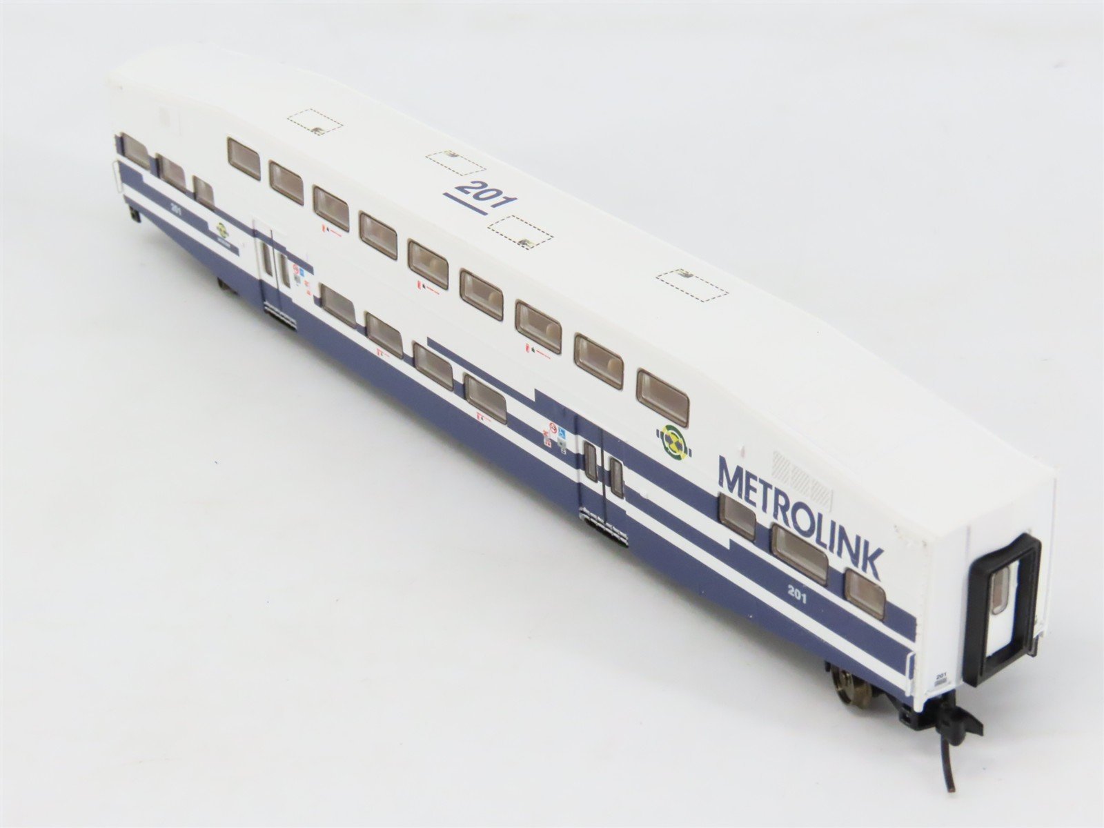 N Scale Athearn 10140 Metrolink Bombardier Coach Passenger Car #201