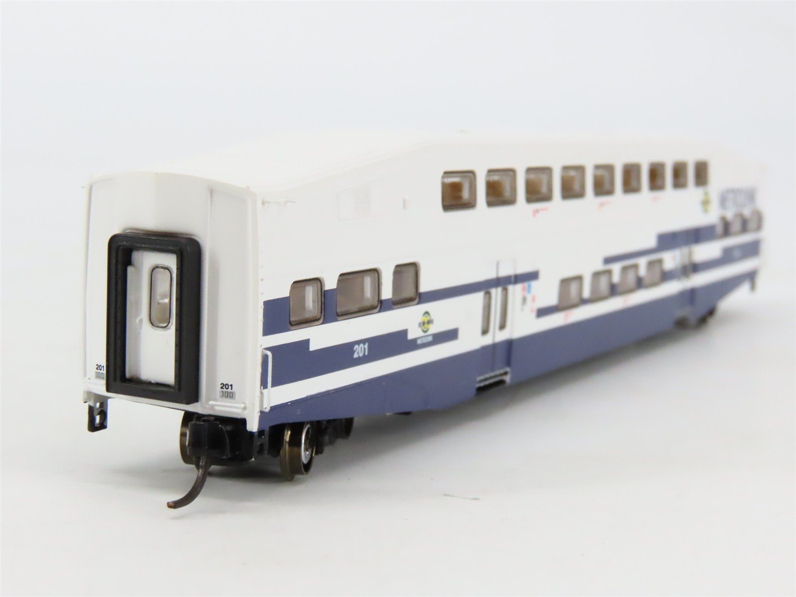 N Scale Athearn 10140 Metrolink Bombardier Coach Passenger Car #201