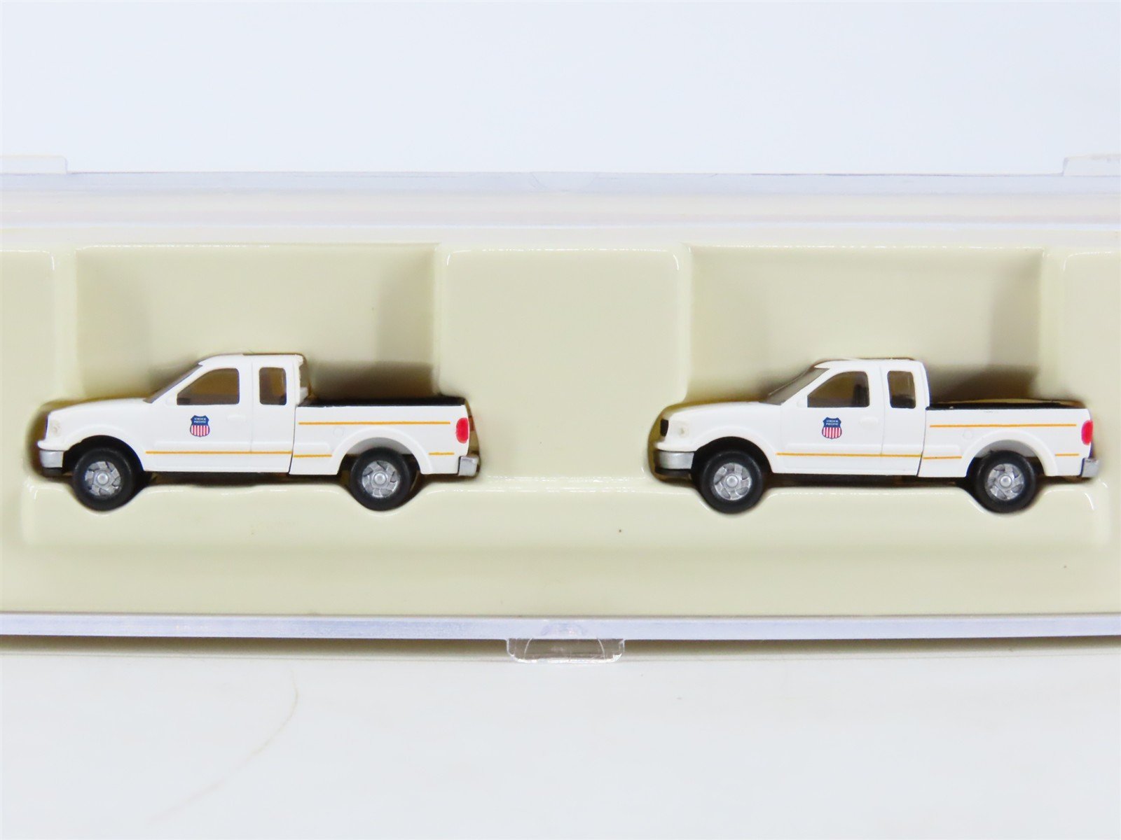 N 1/160 Scale Atlas 2992 UP Union Pacific Ford F-150 Trucks 2-Pack