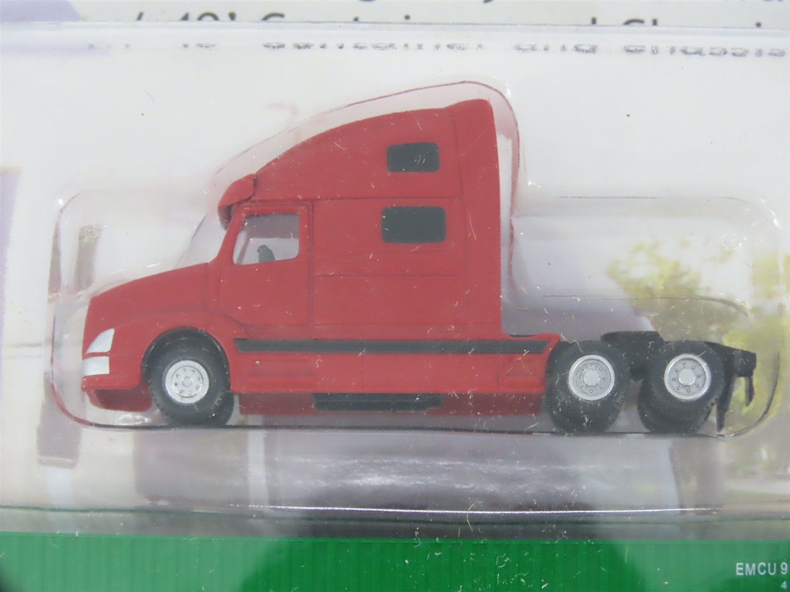 N 1/160 Scale KATO 31-616 Red Volvo Tractor w/ 40' Evergreen Container & Chassis
