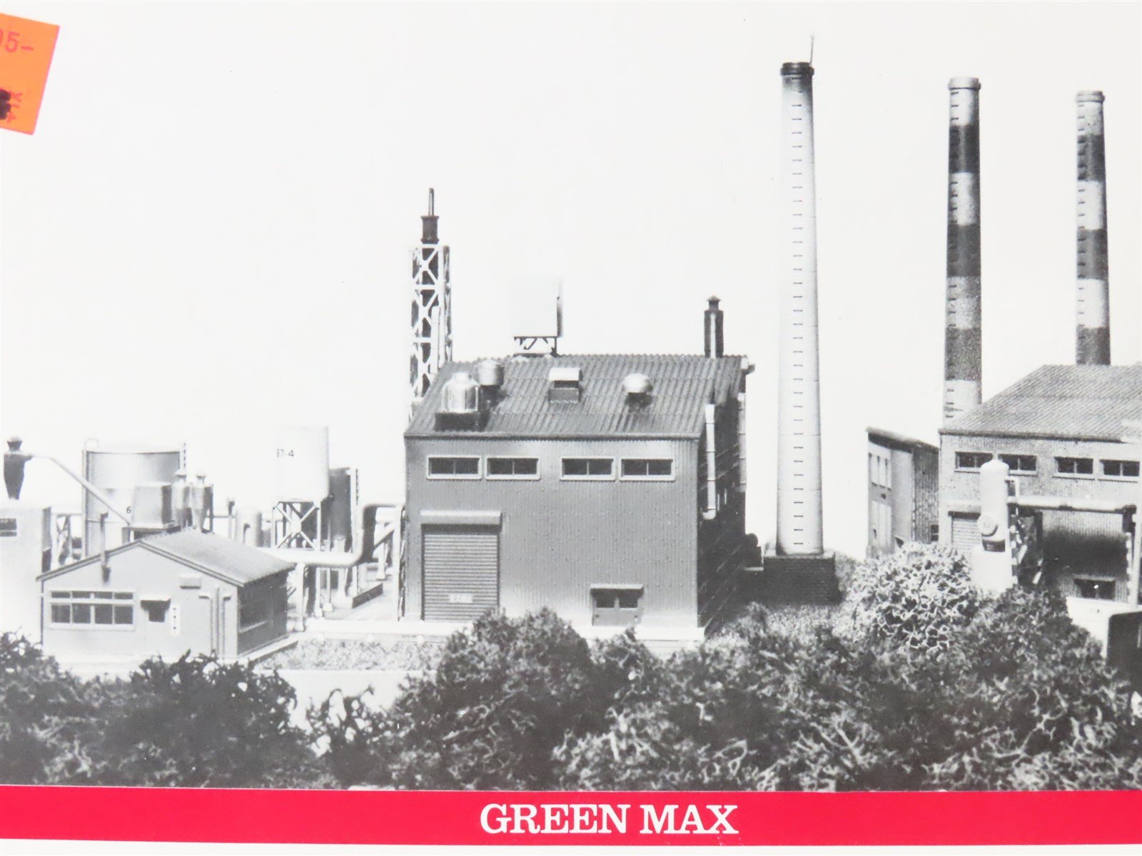 N Scale Green Max 37-3 Urban Series Factory Facilities Kit