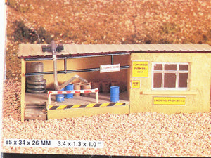 N Scale Con-Cor 694 Cambria City Fuel Depot Building Kit