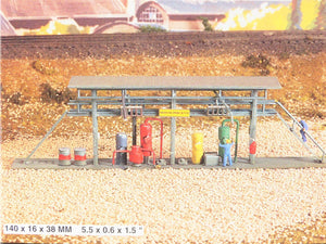 N Scale Con-Cor 693 Cambria City Fuel Rack Kit