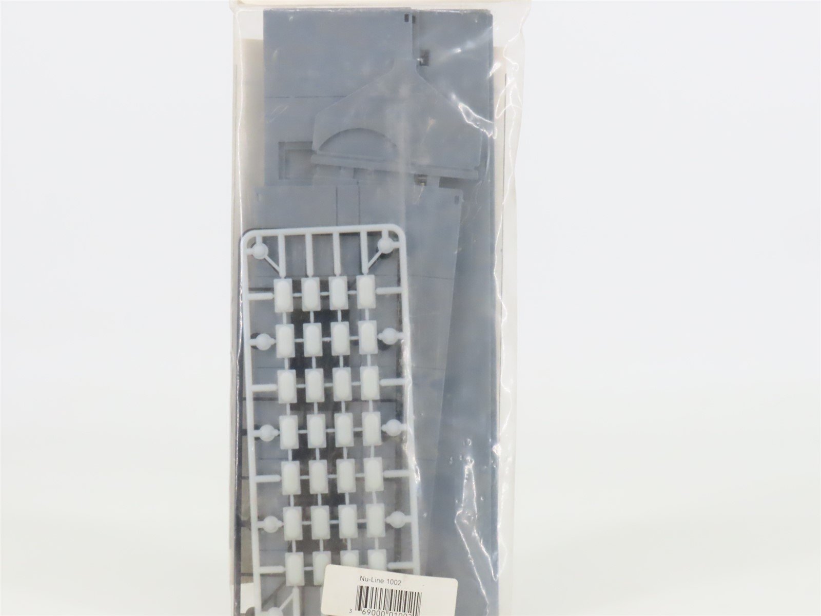 N Scale Nu-Line 1002 Modern Concrete Warehouse #2 Building Kit