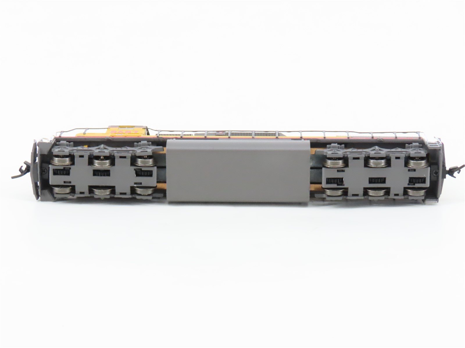 N Scale Intermountain 69406-04 UP Union Pacific SD40T-2 Diesel Locomotive #8687