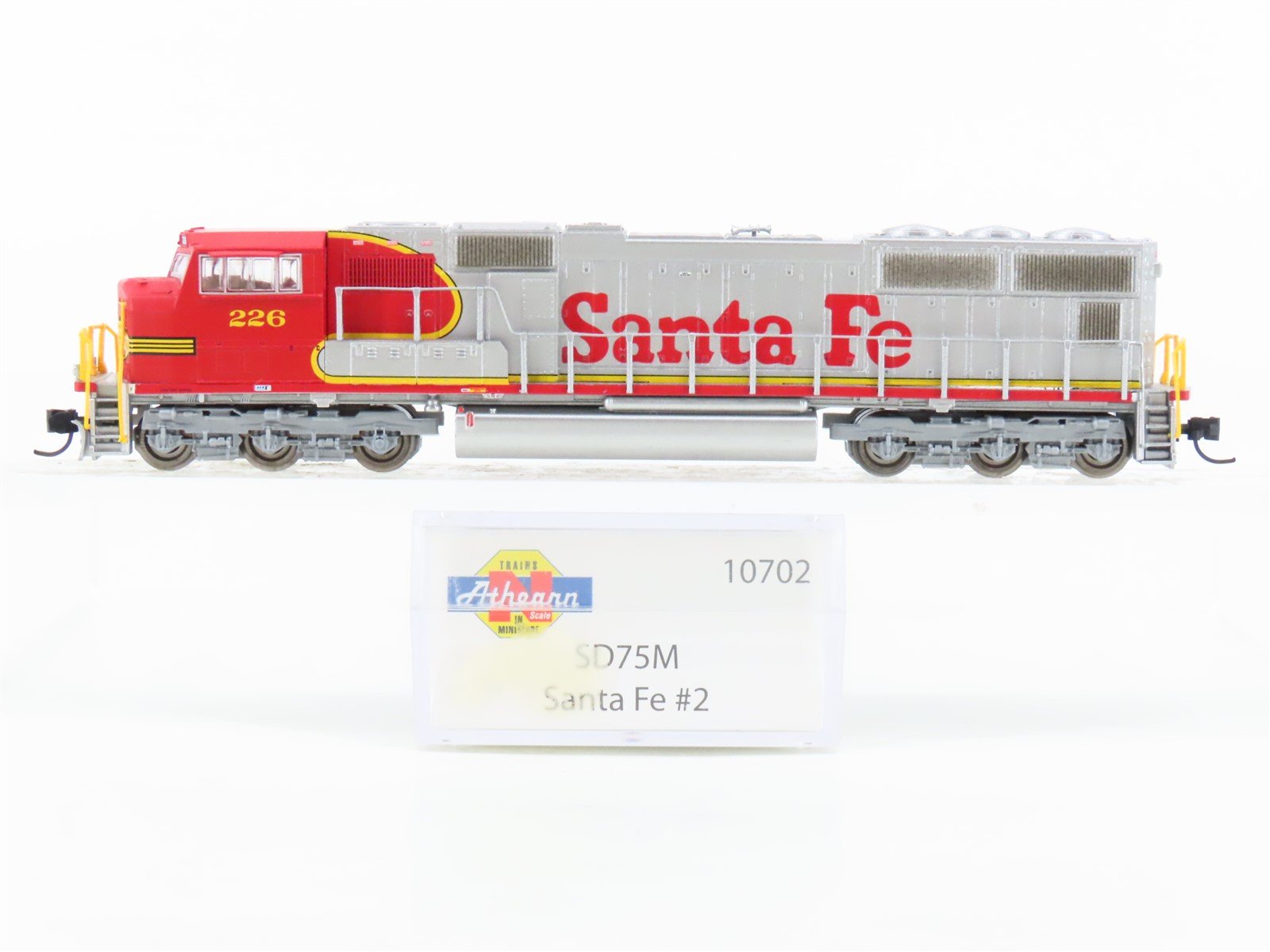 N Scale Athearn 10702 ATSF Santa Fe SD75M Diesel Locomotive #226