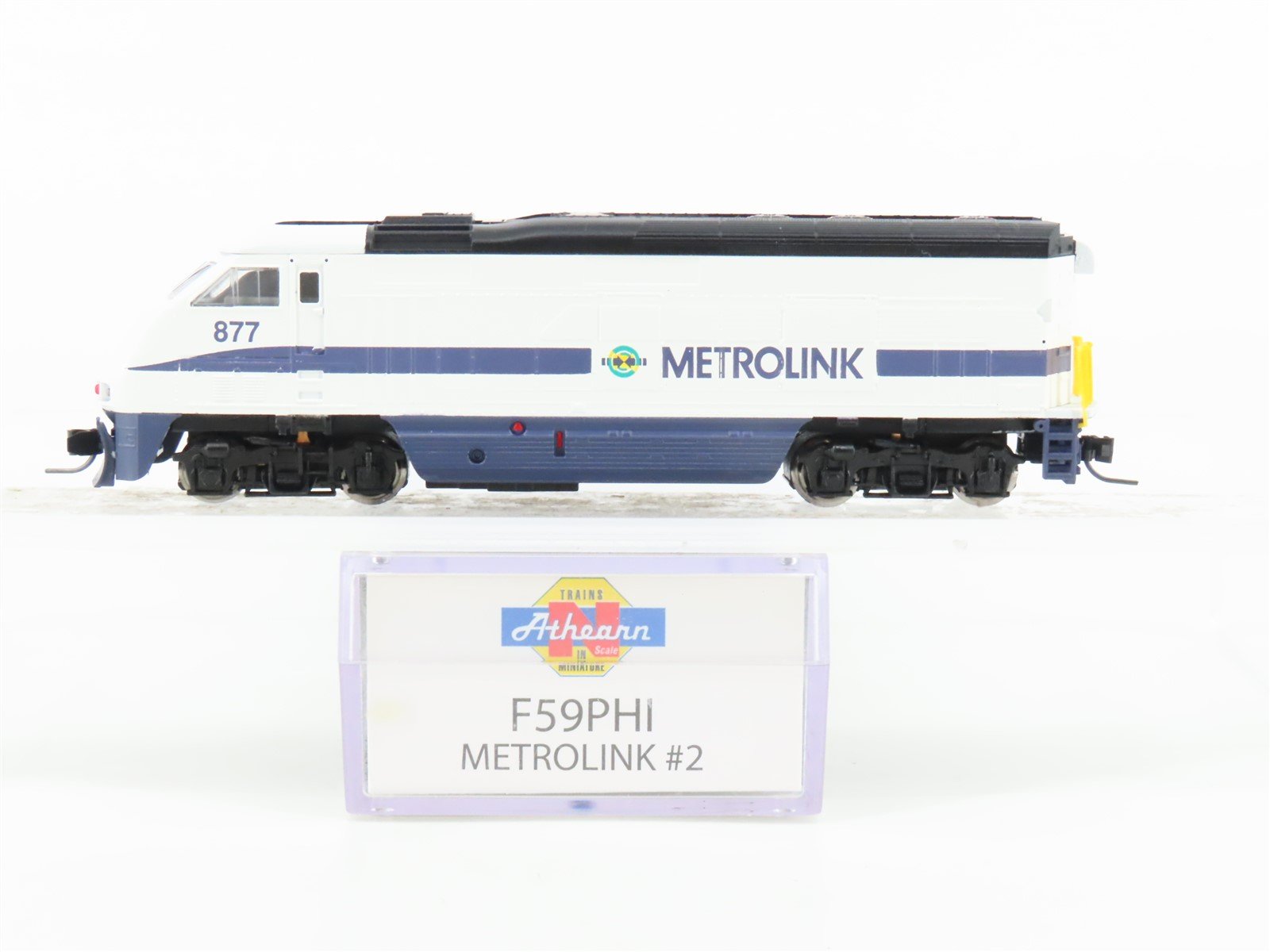 N Scale Athearn Metrolink F59PHI Diesel Locomotive #877