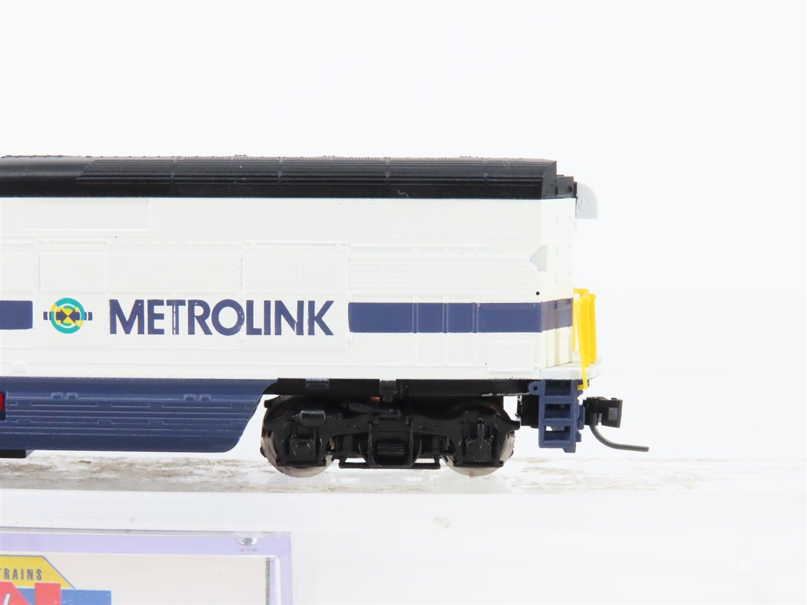 N Scale Athearn Metrolink F59PHI Diesel Locomotive #877