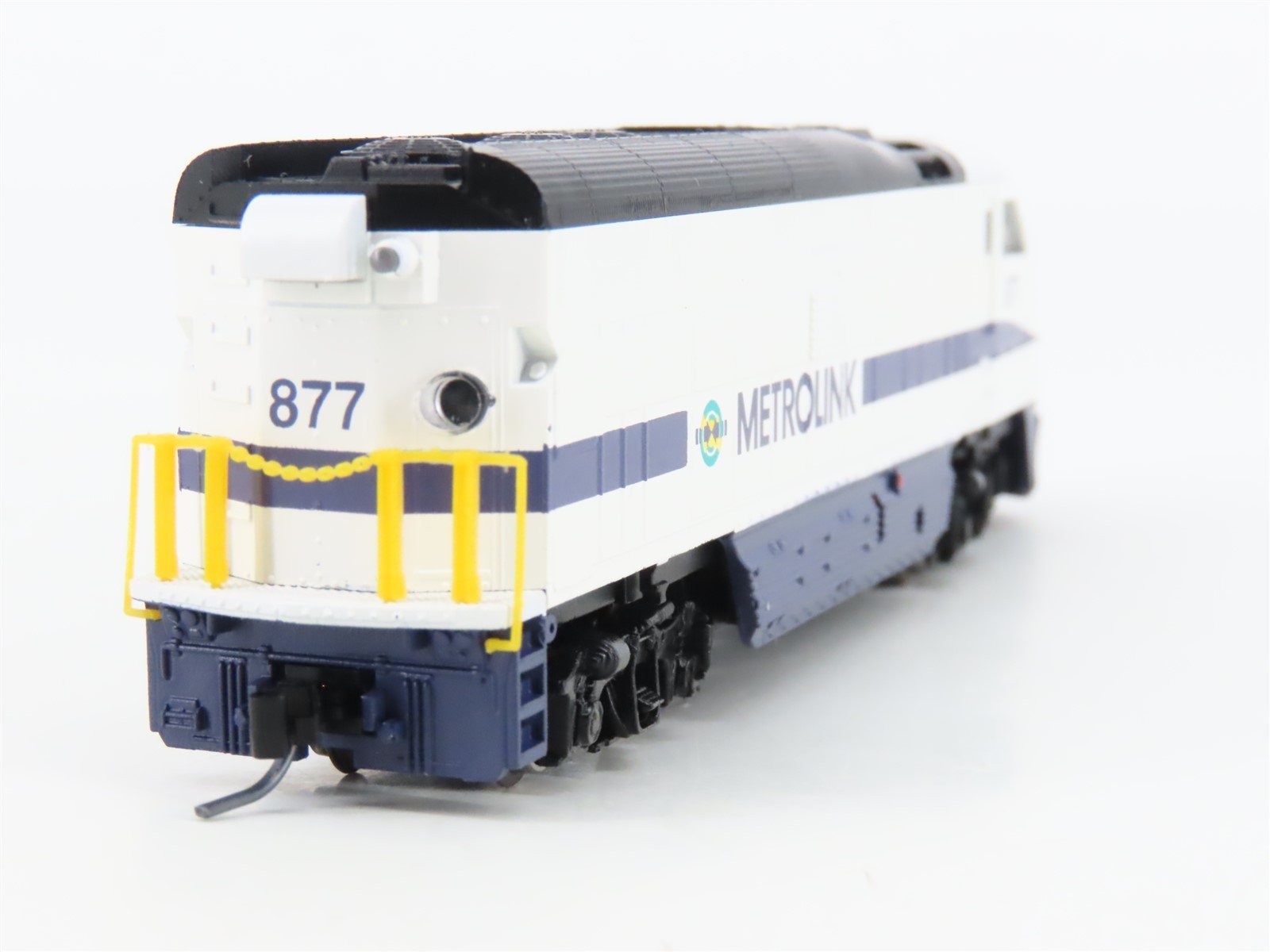 N Scale Athearn Metrolink F59PHI Diesel Locomotive #877