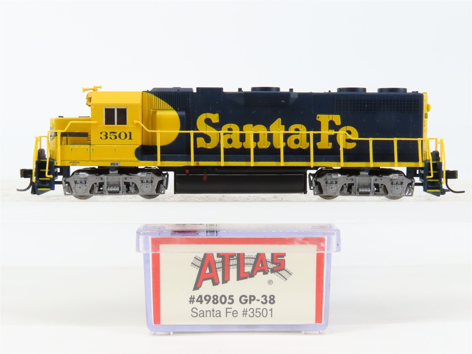 N Scale Atlas 49805 ATSF Santa Fe EMD GP38 Diesel Locomotive #3501 - DCC Ready