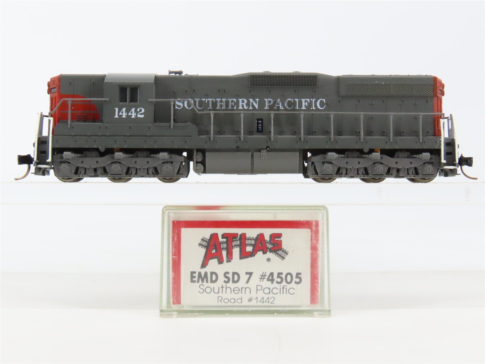 N Scale Atlas/KATO 4505 SP Southern Pacific "Bloody Nose" EMD SD7 Diesel #1442