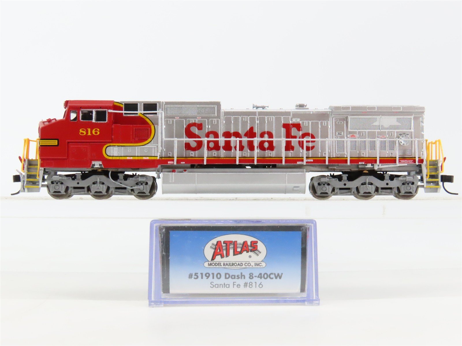 N Atlas Master 51910 ATSF "Warbonnet" GE Dash 8-40CW Diesel #816 - DCC Ready