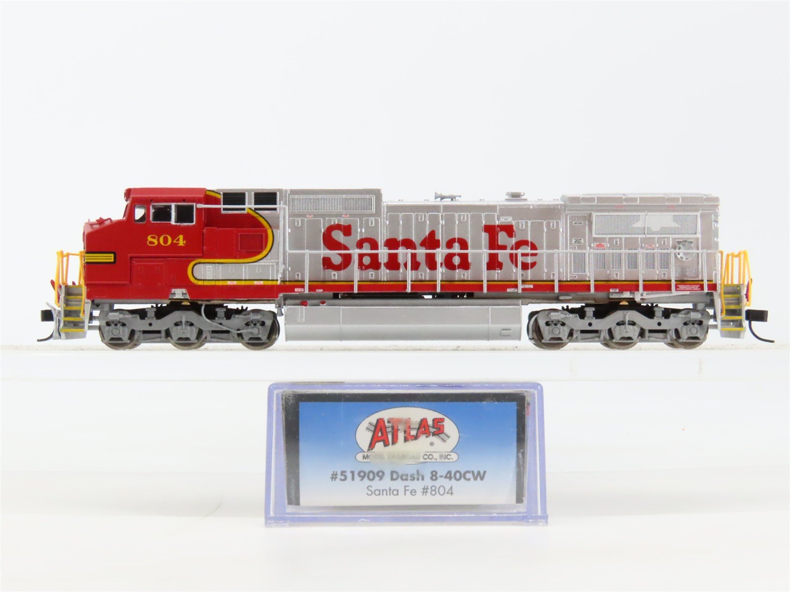 N Atlas Master 51909 ATSF "Warbonnet" GE Dash 8-40CW Diesel #804 - DCC Ready