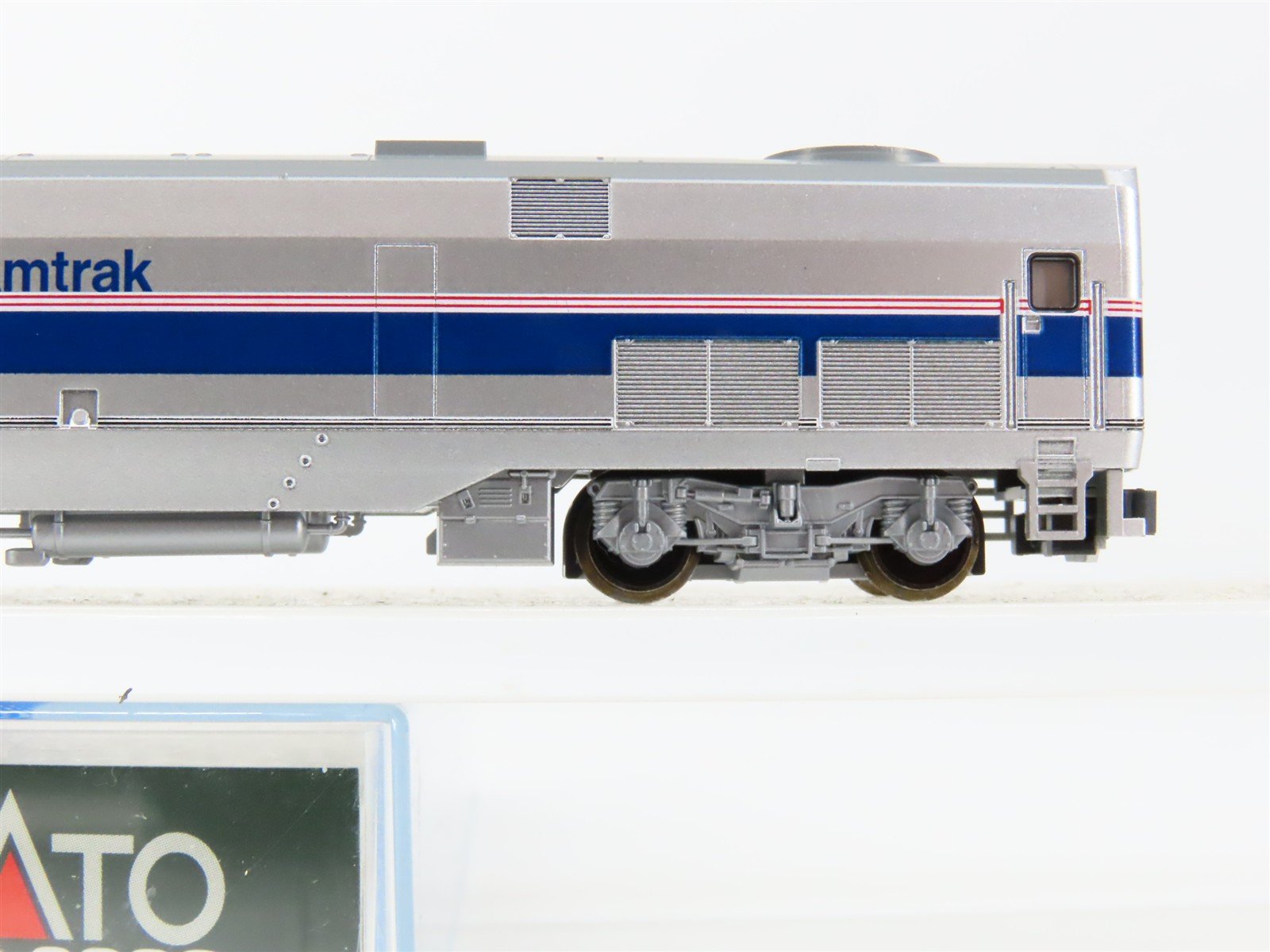 N Scale KATO 176-6002 AMTK Amtrak Phase IV P42 Genesis Diesel #77 - DCC Ready