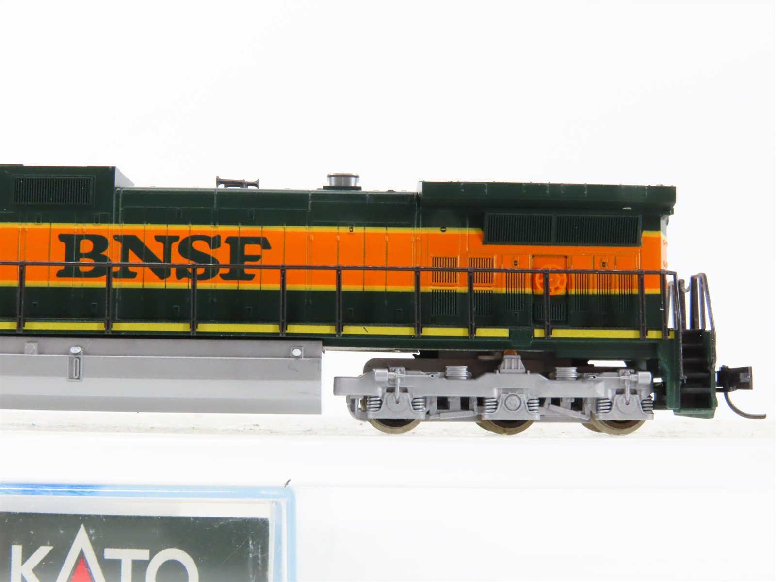 N Scale KATO 176-3802 BNSF Railway GE C44-9W 