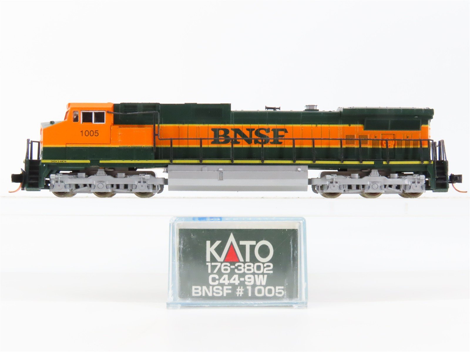 N Scale KATO 176-3802 BNSF Railway GE C44-9W "Dash 9" Diesel #1005 - DCC Ready