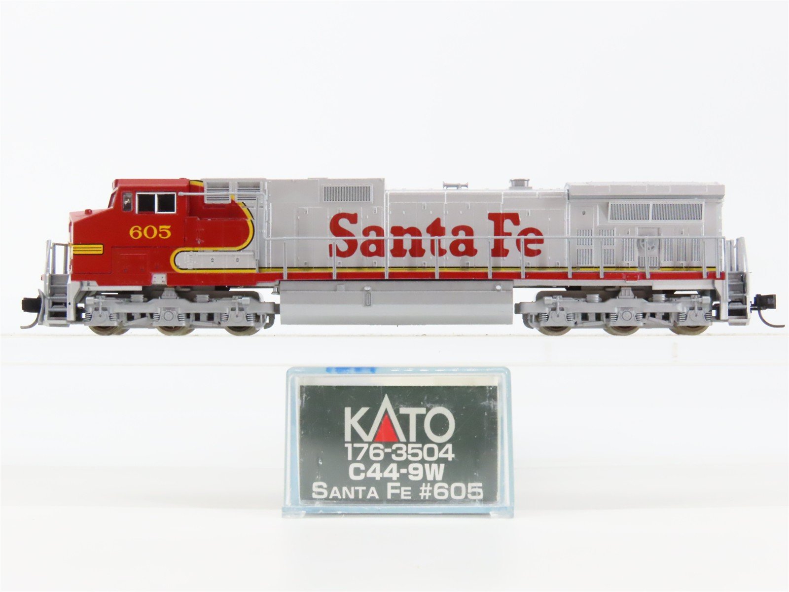 N Scale KATO 176-3504 ATSF Santa Fe "Warbonnet" C44-9W Diesel #605 - DCC Ready