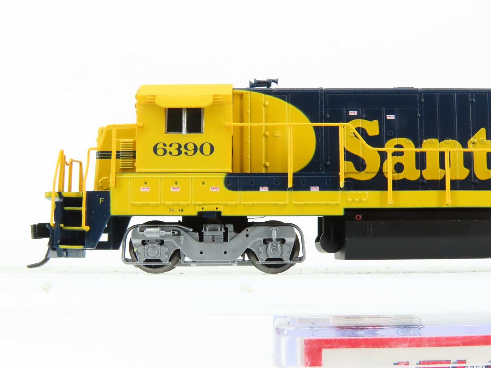 N Scale Atlas 49707 ATSF Santa Fe B23-7 Diesel Locomotive #6390