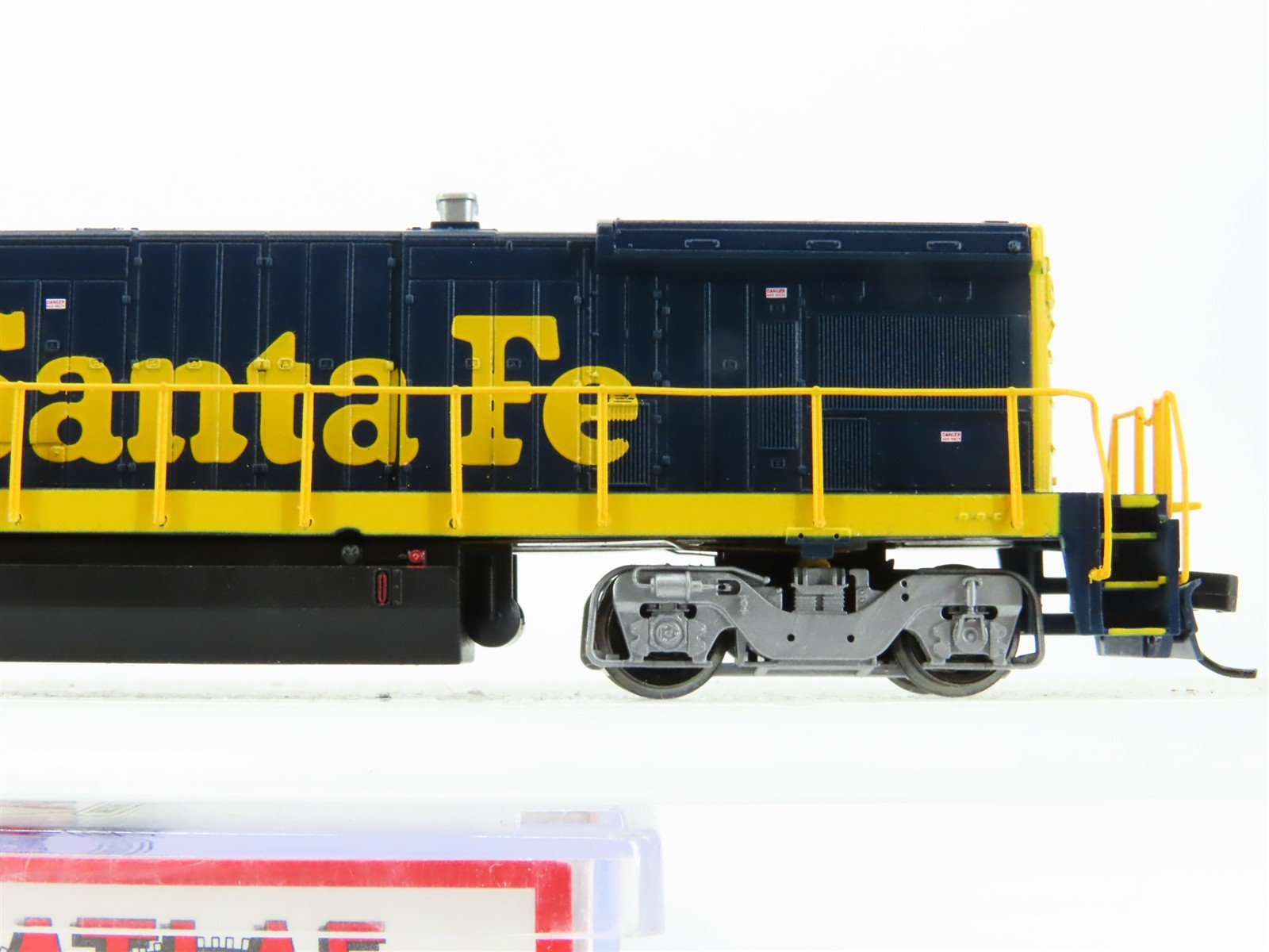 N Scale Atlas 49707 ATSF Santa Fe B23-7 Diesel Locomotive #6390