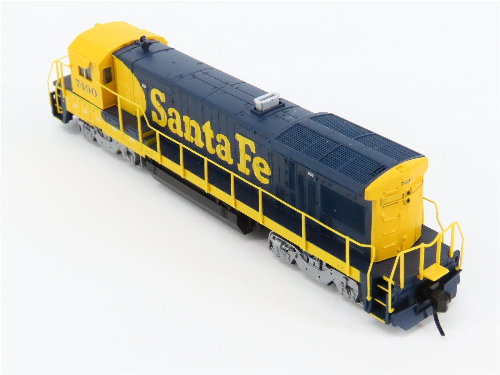 N Scale Atlas 49934 ATSF Santa Fe B36-7 Diesel Locomotive #7490