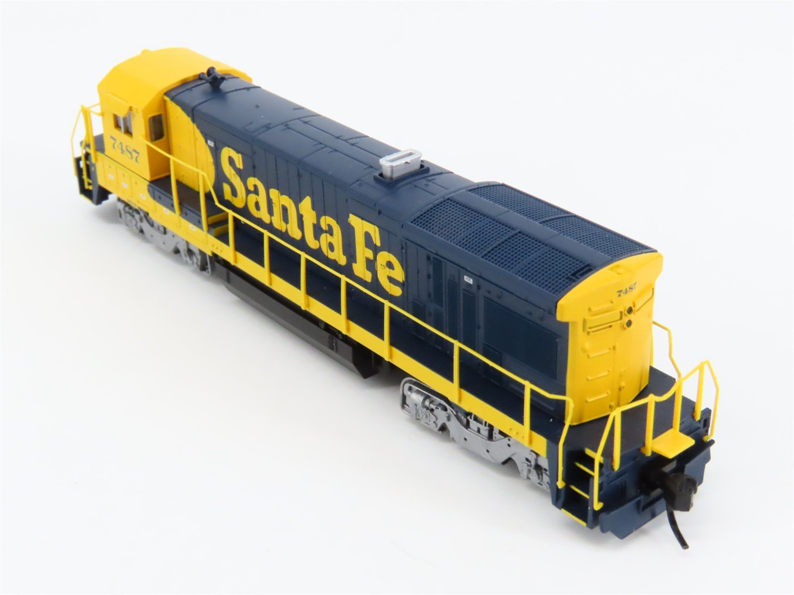 N Scale Atlas 49933 ATSF Santa Fe B36-7 Diesel Locomotive #7487
