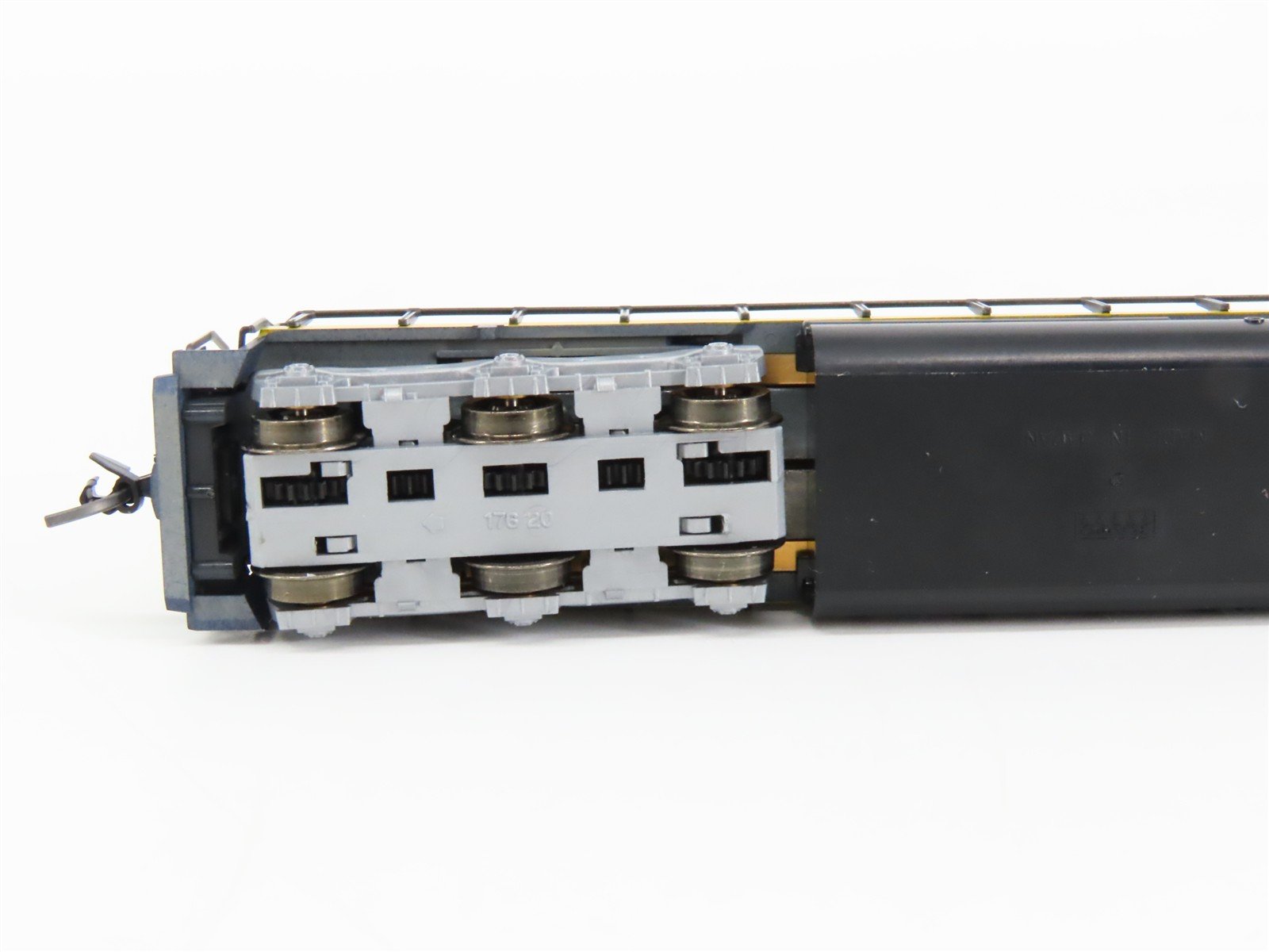 N Scale Kato 176-311 ATSF Santa Fe SD45 Diesel Locomotive #5372 Customized