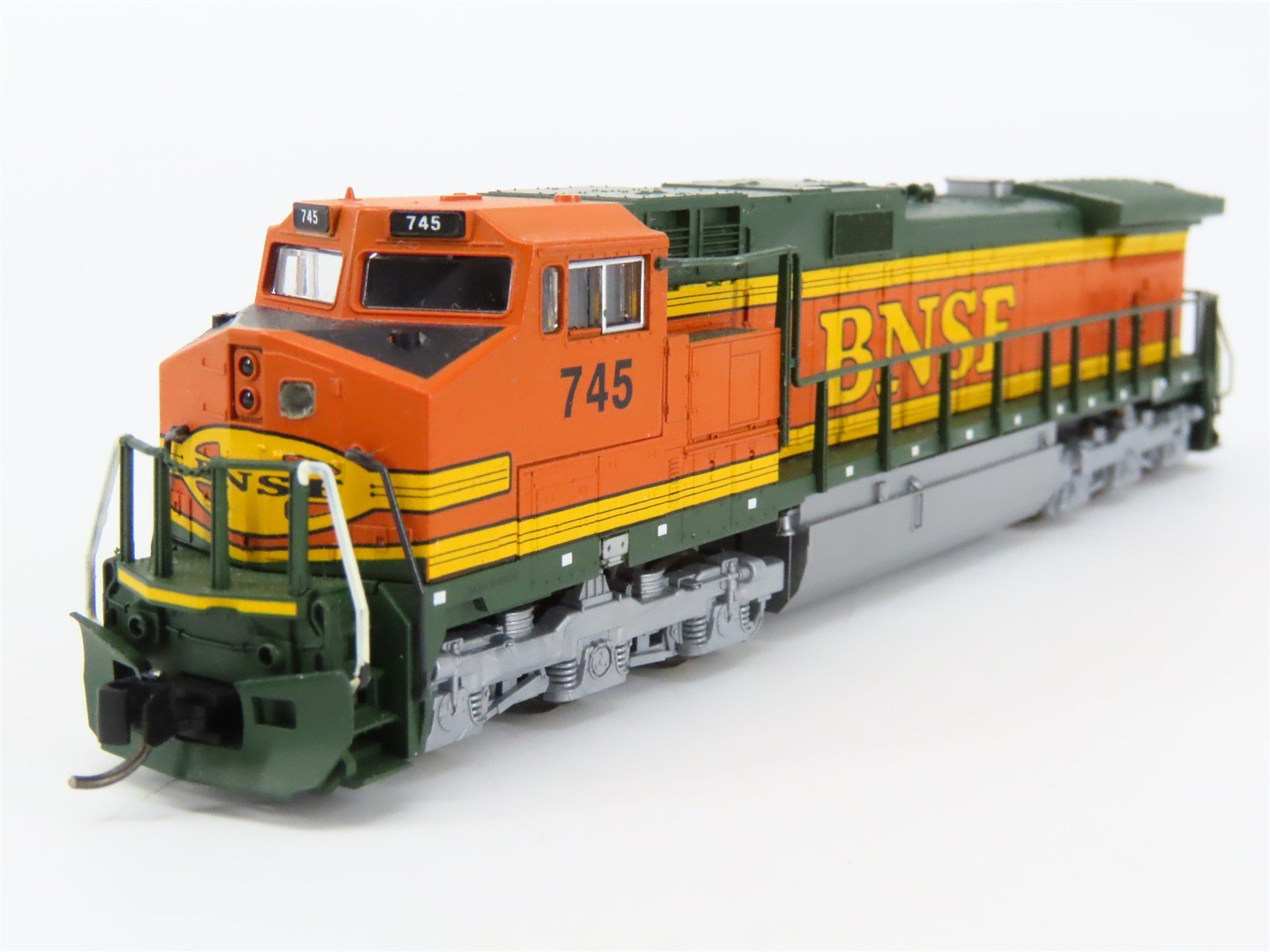 N Scale KATO 176-3502 BNSF Railway C44-9W Diesel Locomotive #745