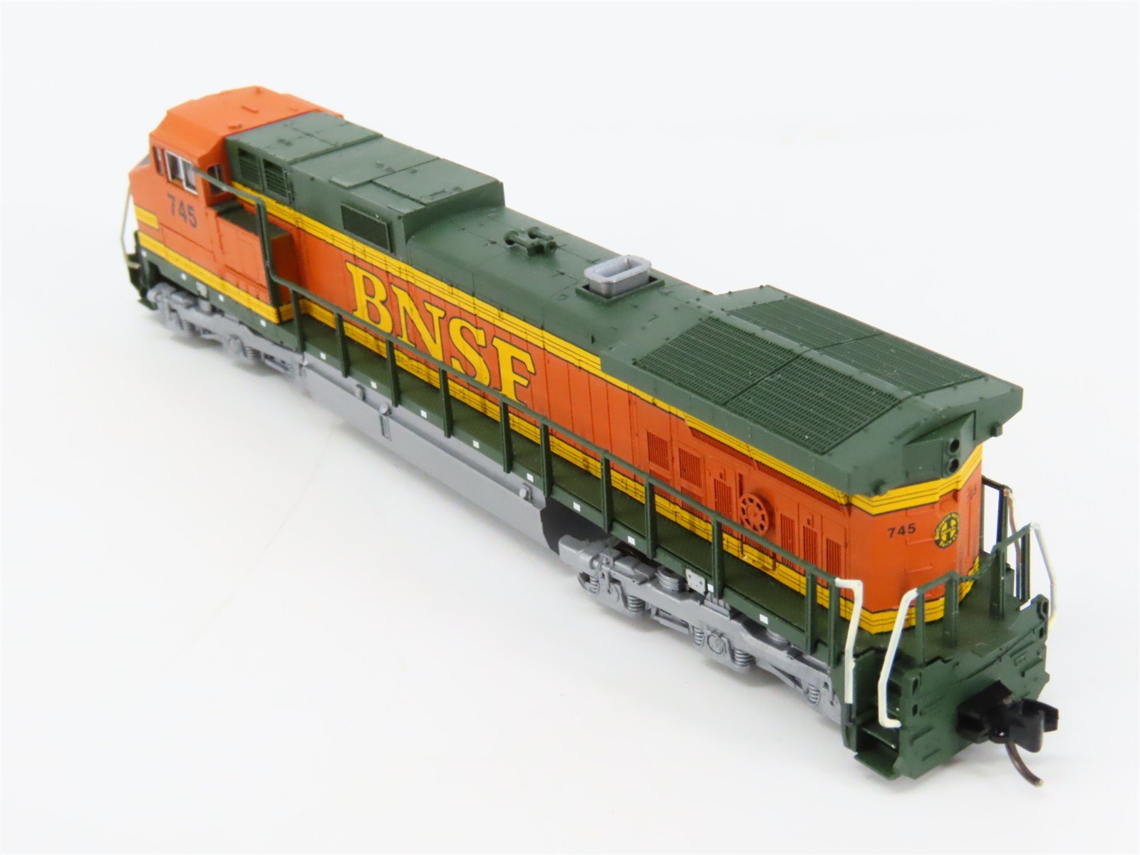 N Scale KATO 176-3502 BNSF Railway C44-9W Diesel Locomotive #745