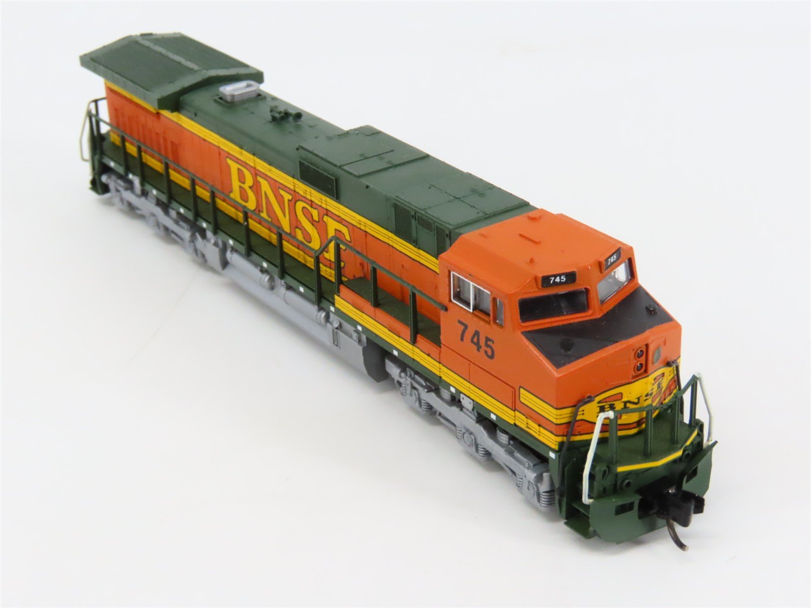 N Scale KATO 176-3502 BNSF Railway C44-9W Diesel Locomotive #745