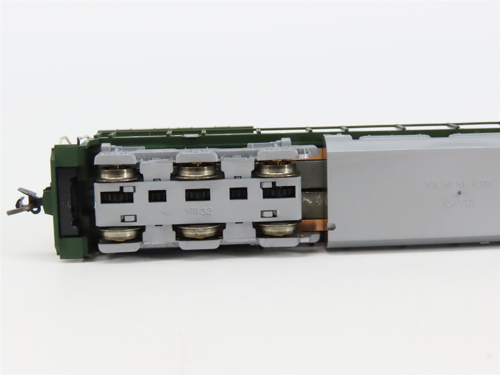 N Scale KATO 176-3502 BNSF Railway C44-9W Diesel Locomotive #745