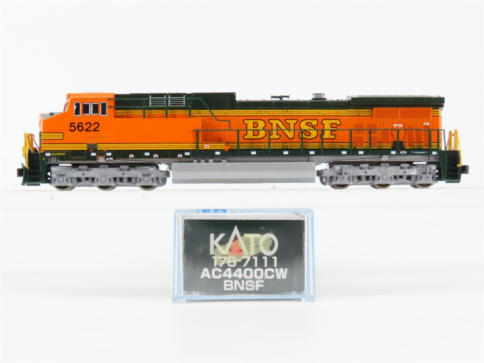 N Scale Kato 176-7111 BNSF Railway AC4400CW Diesel Locomotive #5622